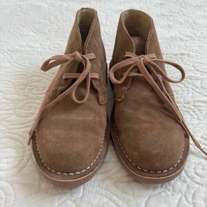 LL Bean Women’s Stonington Chukkas Boots, suede. NWOT